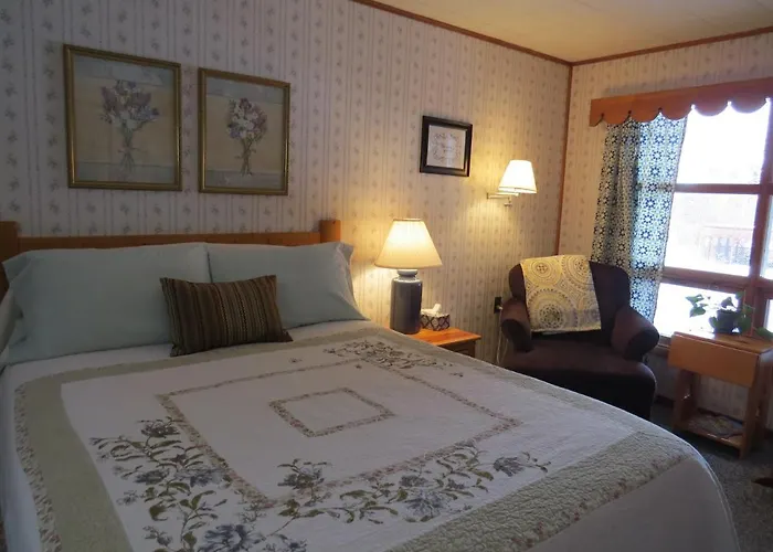 The Pines Country Motel 2*