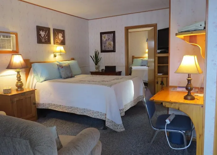 The Pines Country Motel 2*